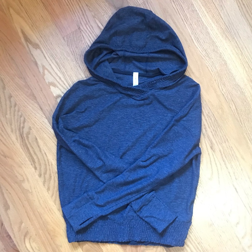 Lululemon womens hoodie shirt size 2